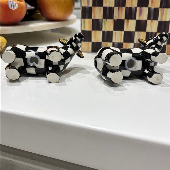 MacKenzie-Childs Cow salt and pepper shakers. New in original box - Picture 8 of 8